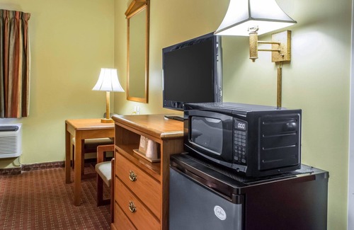 Buechel Hotel | Econo Lodge Louisville Airport