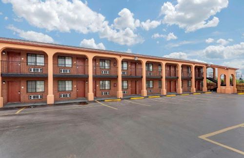 Talbot's Corner Hotel | Econo Lodge Nashville North