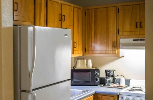 Bay VIew Addition Hotel | Econo Lodge Panama City
