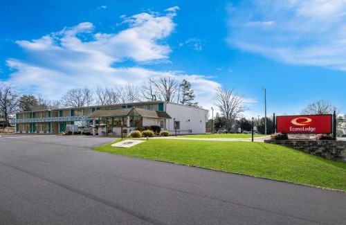 Clemson Cabin | Econo Lodge