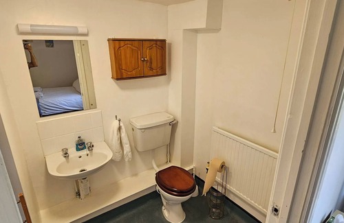 Mynydd Isa House | Economy Double Room Private Bathroom Free Wi-Fi Shower TV
