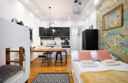 Erzsebetvaros Apartment | ECONOMY downtown design apartments - FREE PARKING - balcony - super puplic transport - AC