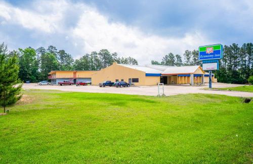 Livingston Hotel | Economy Inn By Townhouse Livingston TX Hwy 59