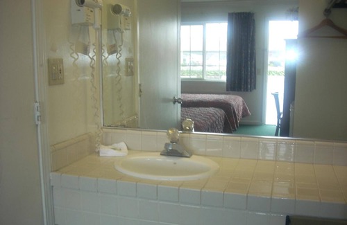 Seaside Hotel | Economy Inn Monterey