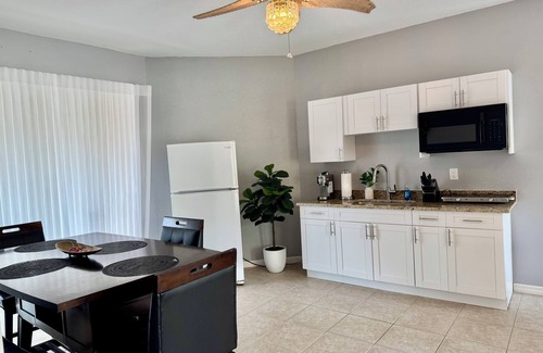 North Port Apartment | Edén House