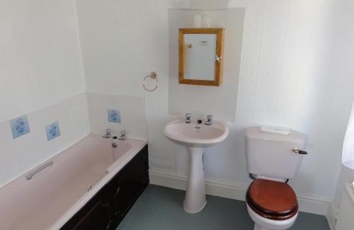 Douglas Promenade House | Edelweiss Guest House