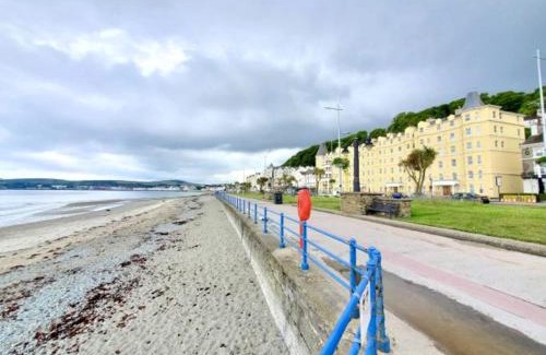 Douglas Promenade House | Edelweiss Guest House