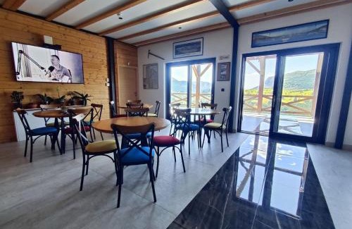 Sarajevo Canton Cabin | Edelweiss Mountain Lodge