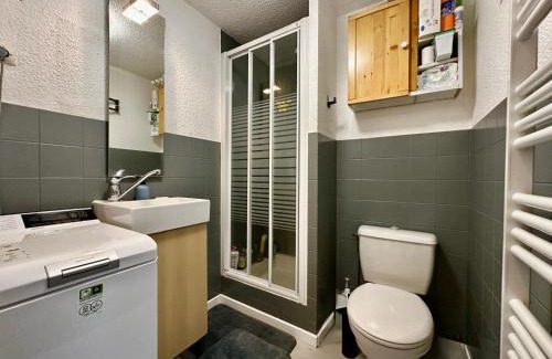 Les Carroz-d'Araches Apartment | Edelweiss Résidence plein centre de la station rez de chaussée 50 m des navettes gratuites belle terrasse et grand parking privé en sous sol