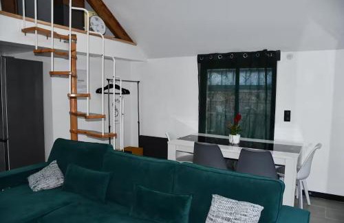 Saint-Pierre-Canivet House | Eden House