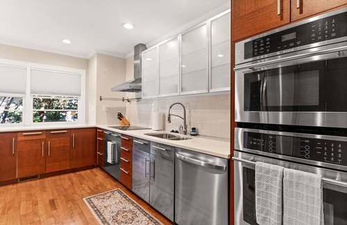 Wilmington House | Eden Oasis ~ Hot Tub, Pool, 2 King Suites, Kids Room, PS4