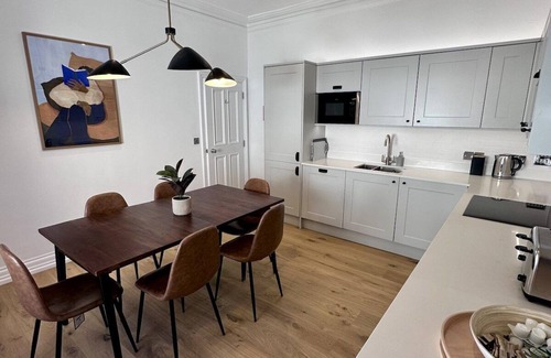 Plymouth Apartment | Edenhurst By Pureserviced