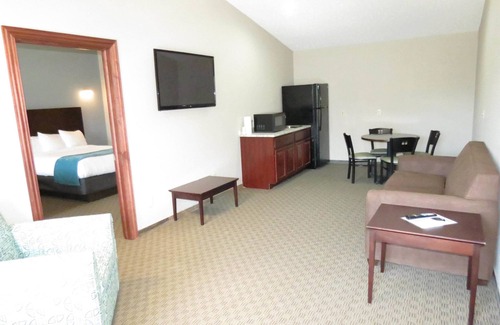 Put-in-Bay Hotel | Edgewater Hotel