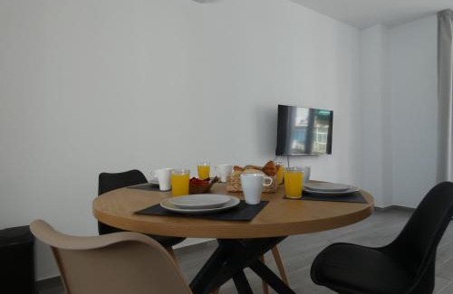 Bailen-Miraflores Apartment | EDIFICIO La Botica de Enrique
