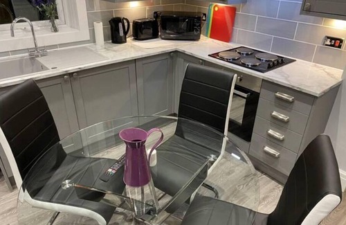 South Shore Apartment | Edward Place Luxury Hot Tub Apartment