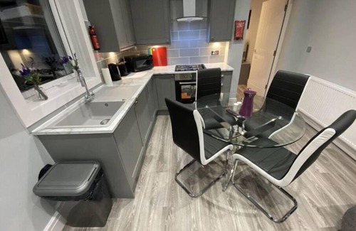 South Shore Apartment | Edward Place Luxury Hot Tub Apartment