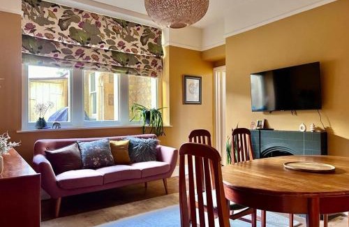 Frome House | Edwardian Town House - Garden & Cinema