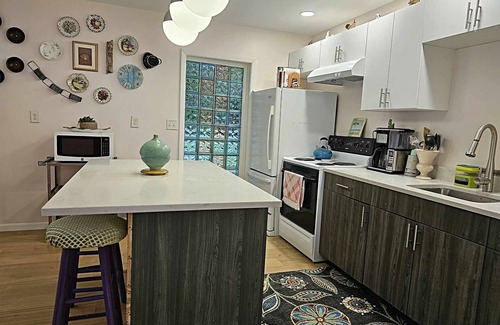 Dayton House | Edwards Hemingway Hideaway