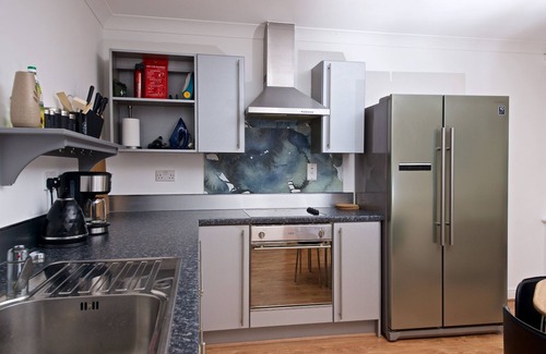 Speke Apartment | EE1 Liverpool Entire place/Airport 8 min/Car park