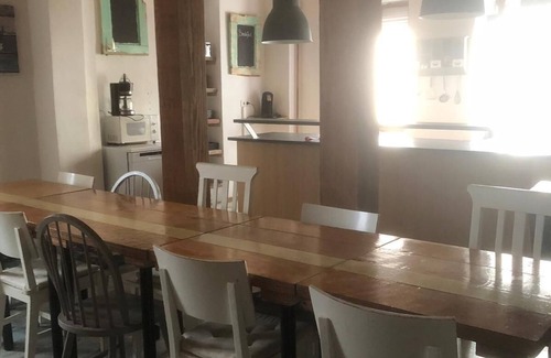 Historic Downtown House | Een Bron van Rust - Die Quelle Voor 12 Personen