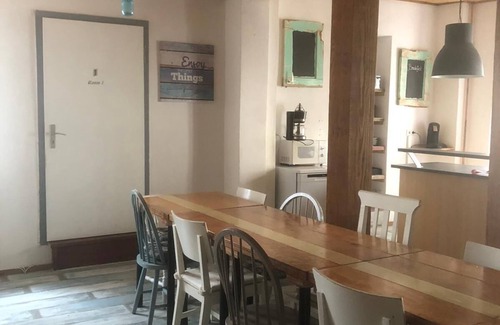 Historic Downtown House | Een Bron van Rust - Die Quelle Voor 12 Personen
