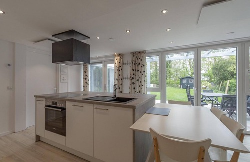 Sint Maartenszee House | Een Heerlijk Vakantiehuis met een Ruime Tuin op Park Duinland in Sint Maartenszee