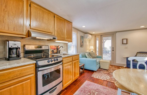 Lake Junaluska House | Efficient Guest Home with Full Kitchen, Free WiFi, Shared Pool & Patio