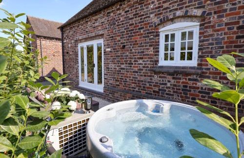 Wrinehill House | Egerton Cottage