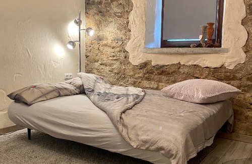Schmidtheim Apartment | Eifelstein, Apartment mit Whirlpool und Ofen