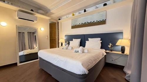 16th Arrondissement Apartment | Eiffel-Tower, Deluxe Suite Passy