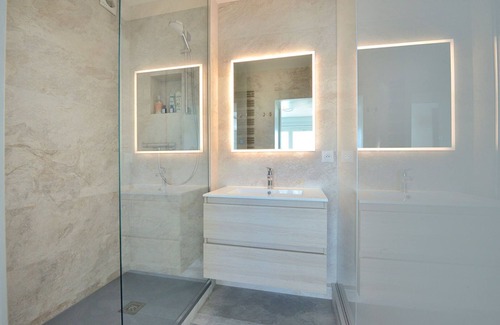 Faubourg Saint-Germain Apartment | Eiffel Tower Terrace Apartment