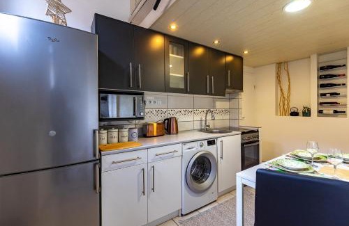 Nepszinhaz negyed Apartment | Eighth Wonder Apartment