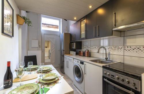 Nepszinhaz negyed Apartment | Eighth Wonder Apartment