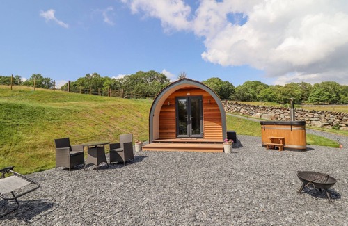 Dolgellau Cottage | EIRLYS, pet friendly, character holiday cottage in Dolgellau