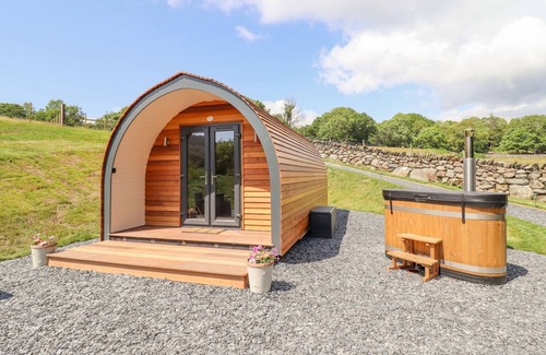 Dolgellau Cottage | EIRLYS, pet friendly, character holiday cottage in Dolgellau