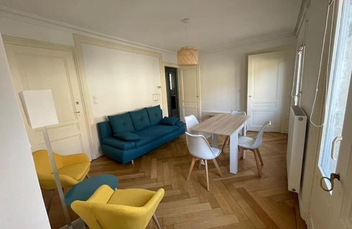 Besancon Old Town Apartment | Elégant 2 chambres square saint amour