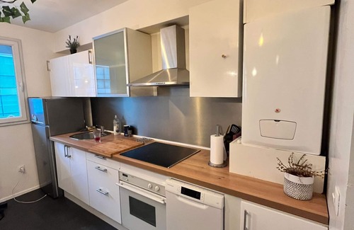 Saint-Ouen Apartment | Elégant, Spacieux & Cosy- Paris à Porte - Au Pied du Metro 14