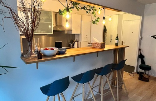 Saint-Ouen Apartment | Elégant, Spacieux & Cosy- Paris à Porte - Au Pied du Metro 14