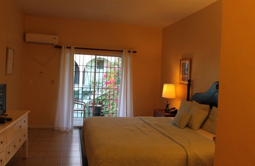 Downtown Nassau Hotel | El Greco Hotel