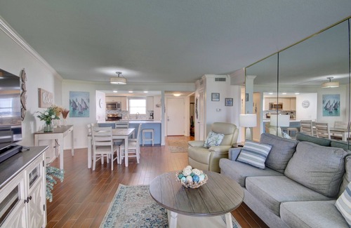 Fort Walton Beach Condo | El Matador 225 - FREE TICKETS! Your stay includes free tickets to many area attractions!