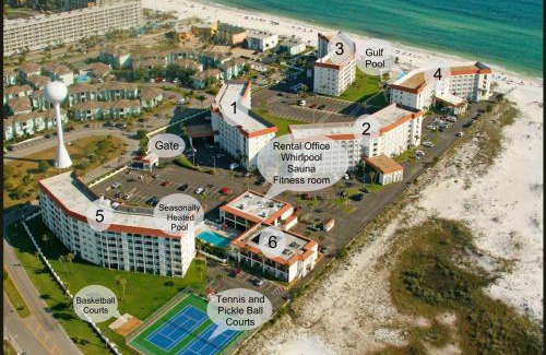 Fort Walton Beach House | El Matador 319 - Walk right out to the pool and the beach!