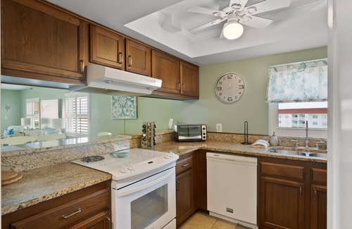 Fort Walton Beach Condo | El Matador 369 by Alicia Hollis Rentals Open Now FREE TICKETS! $300/Day