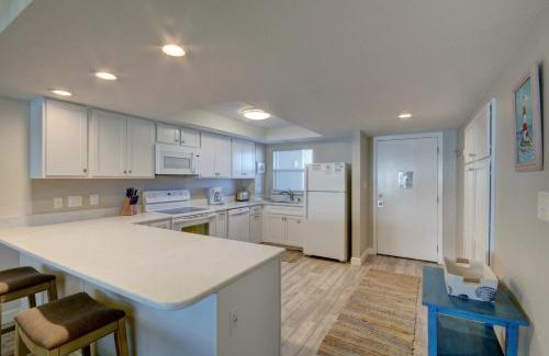 Fort Walton Beach House | El Matador 423 - Beautiful views of the Gulf and pool