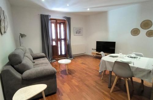 Zaragoza Old Town Apartment | El Mirador de Alfonso I by Alogest