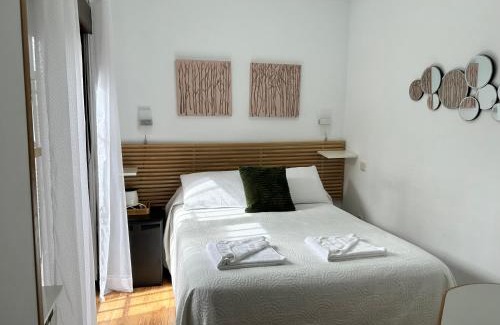 Lozoyuela Bed & Breakfast | El Mondalindo Habitación intima con patio