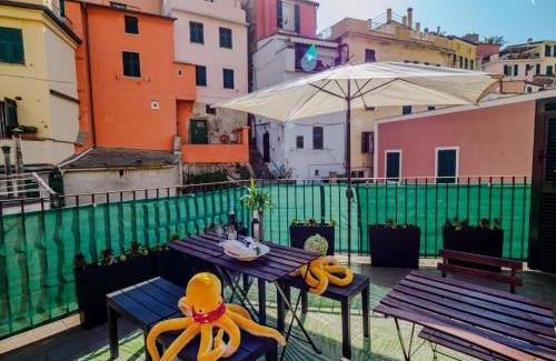 Vernazza Apartment | El Nin Apartment with Terrace