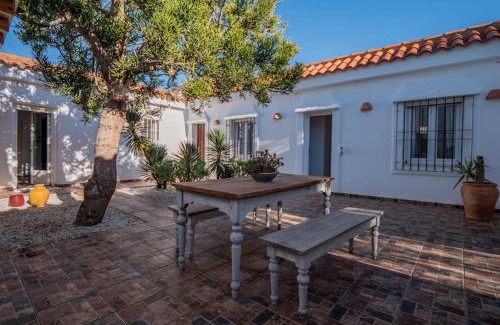 Pujaire House | El patio del Fraile