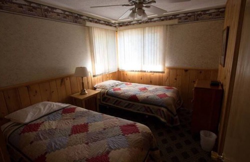 Orr Resort | Elbow Lake Lodge: Woodside Suite 2BD/1BA Full Kitchen, living & dining rooms