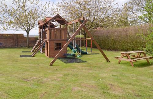 Cayton House | Eldin Hall Cottage 1 - Uk2483