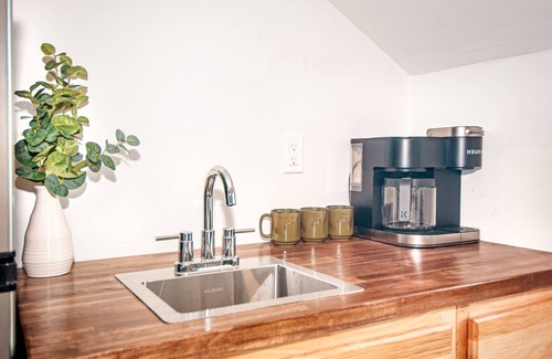 Paonia Cabin | Electric Mountain Lodge: Remodeled/Views/Restaurant/Bar/Events/Snowmobiles | 1